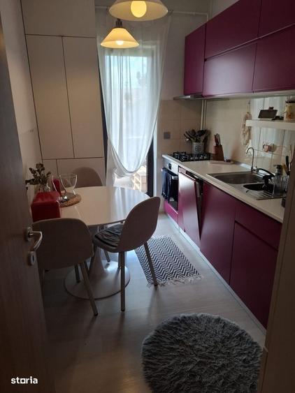 Apartament cu 3 camere decomandat în Central