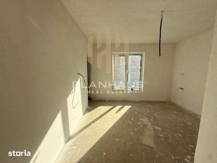 Casă cu 4 camere cu Teren 530 Mp în Groși