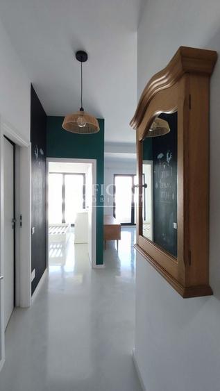 Apartament cu 2 camere semidecomandat, mobilat în Florești