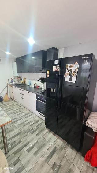 Casă cu 3 camere în Brăteasca