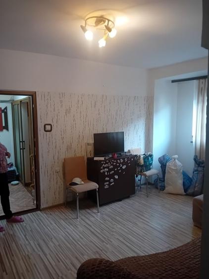 Apartament cu 2 camere decomandat în Berca