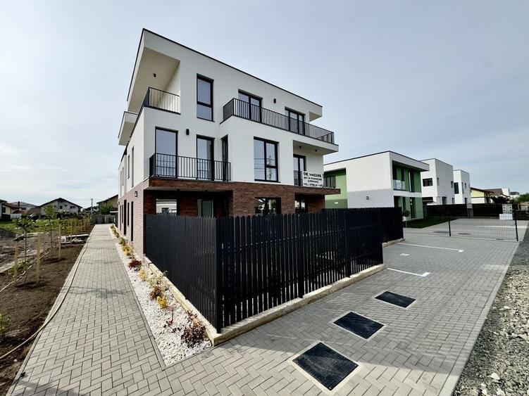 Apartament cu 3 camere decomandat în Dâmbovița