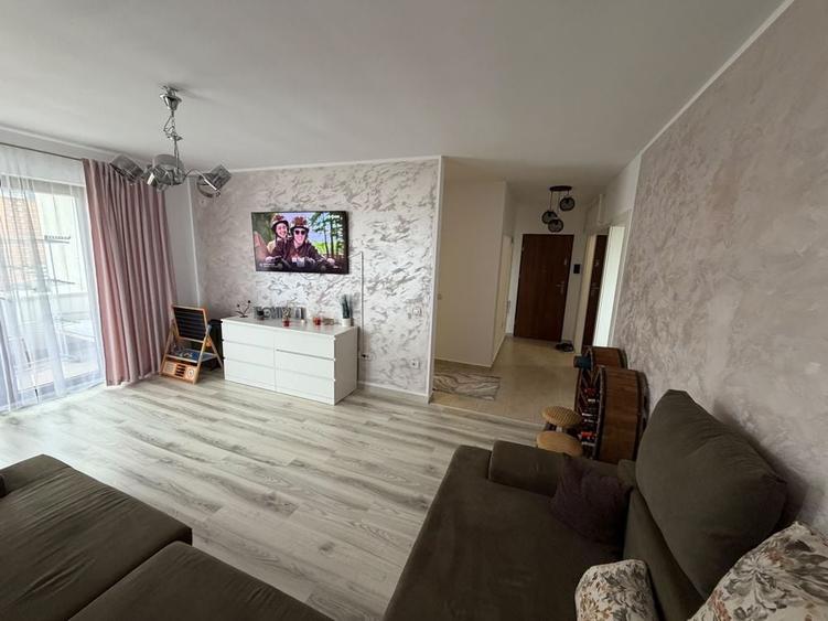 Apartament cu 2 camere decomandat în Noua
