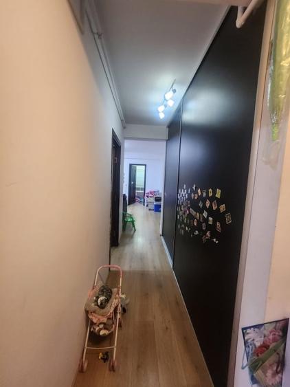 Apartament cu 3 camere semidecomandat, mobilat în Florești — fotografia 3