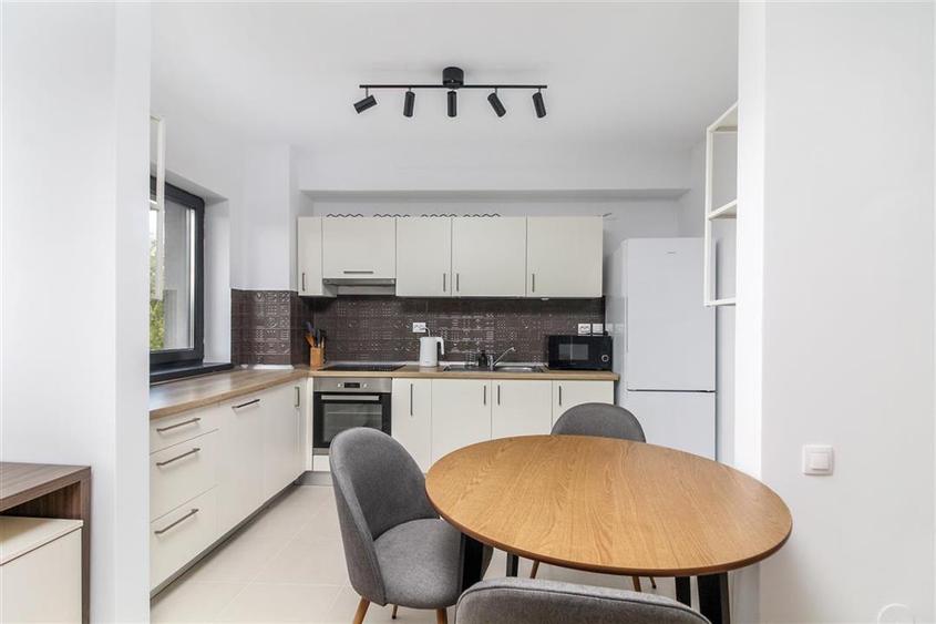 Apartament cu 2 camere semidecomandat, mobilat în Gheorgheni