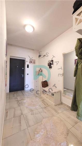 Apartament cu 2 camere decomandat în Tractorul