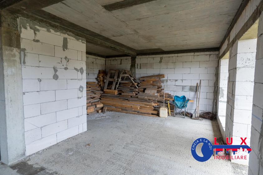 Casă individuală cu 7 camere cu Canalizare în Murighiol