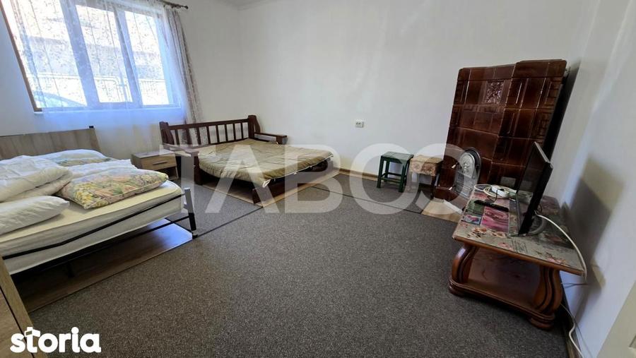 Casa individuala de vanzare 3 camere 2 bai garaj Piata Cluj - 1
