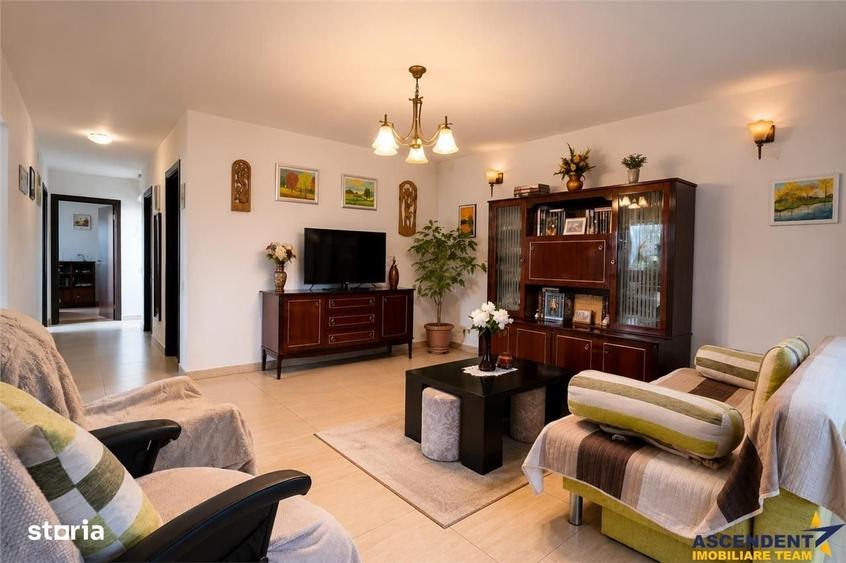 Casă cu 4 camere în Mureșeni