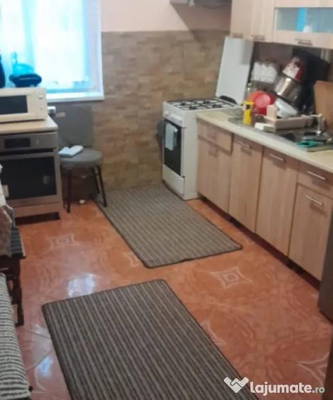 Apartament cu 3 camere semidecomandat în Gheorgheni