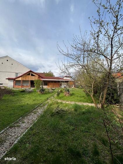 Casă cu 4 camere cu Teren 800 Mp în Simeria