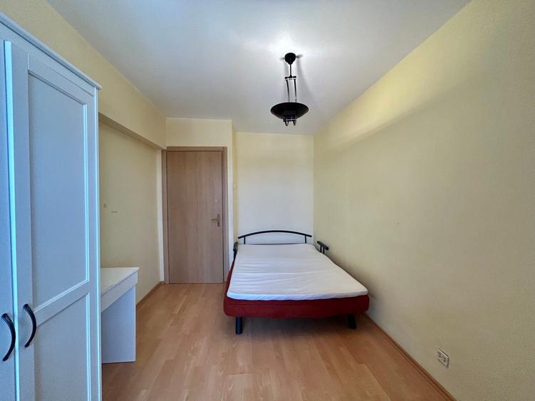Apartament cu 3 camere decomandat, mobilat în 1 Mai