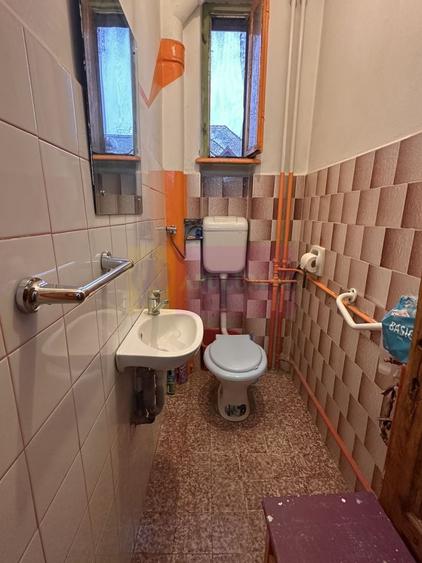 Apartament cu 4 camere semidecomandat în Ferdinand