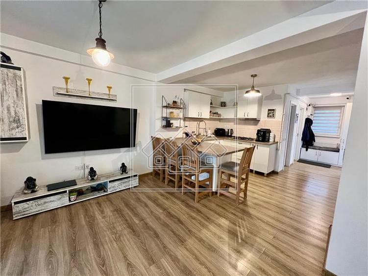 Duplex cu 3 camere cu Canalizare în Șelimbăr