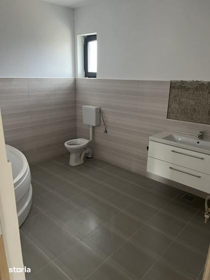 Casă cu 4 camere cu Teren 250 Mp în Central