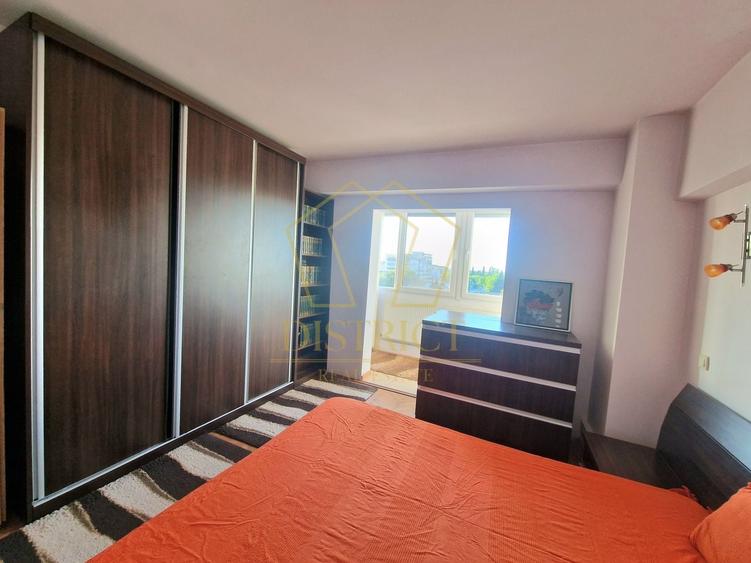 Apartament cu 3 camere semidecomandat, mobilat în Aradului