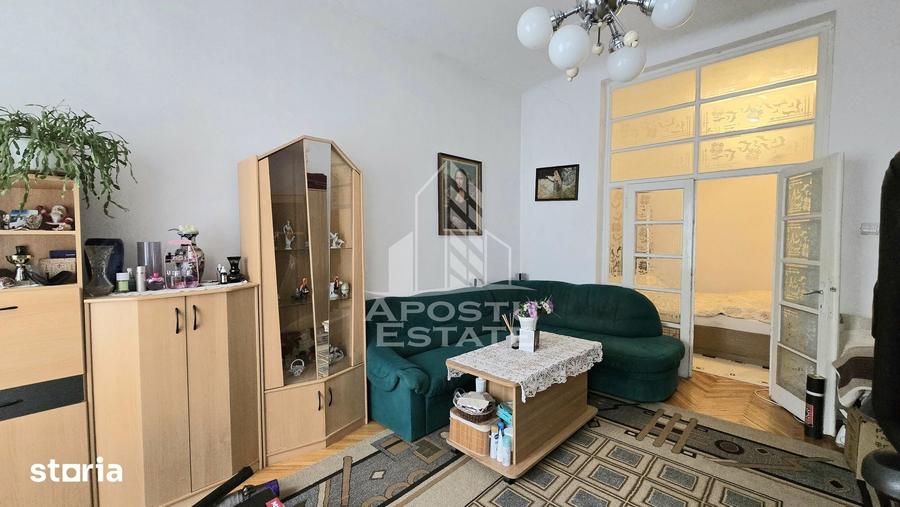 Casă cu 7 camere cu Teren 520 Mp în Elisabetin