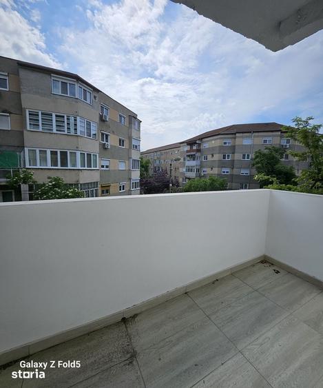 Apartament cu 3 camere decomandat în Iosia