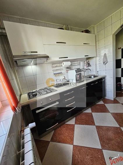 Apartament cu 3 camere decomandat, mobilat în Crângași