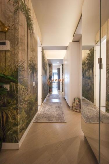 Apartament cu 3 camere în Sud-Vest