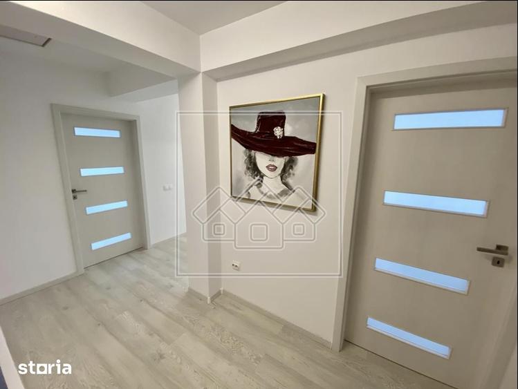 Casă cu 4 camere cu Teren 220 Mp în Șelimbăr
