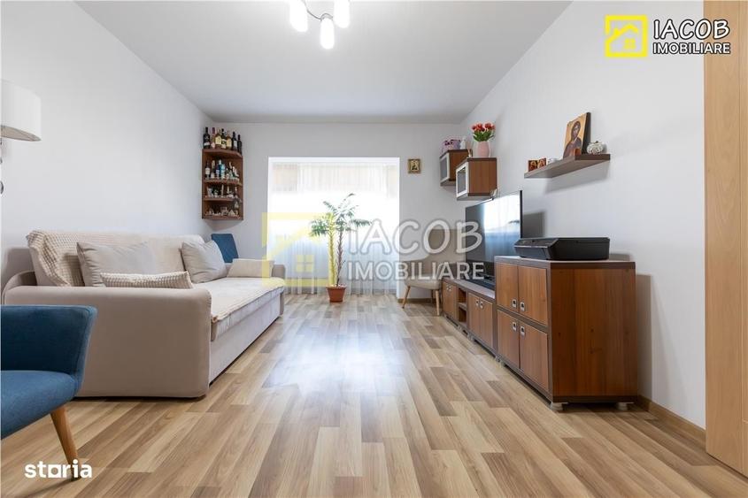 Apartament cu 3 camere decomandat în Central