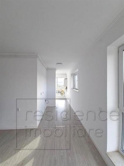 Apartament cu 4 camere decomandat în Grigorescu