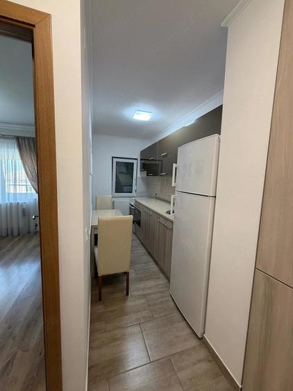 Garsonieră decomandată în Decebal
