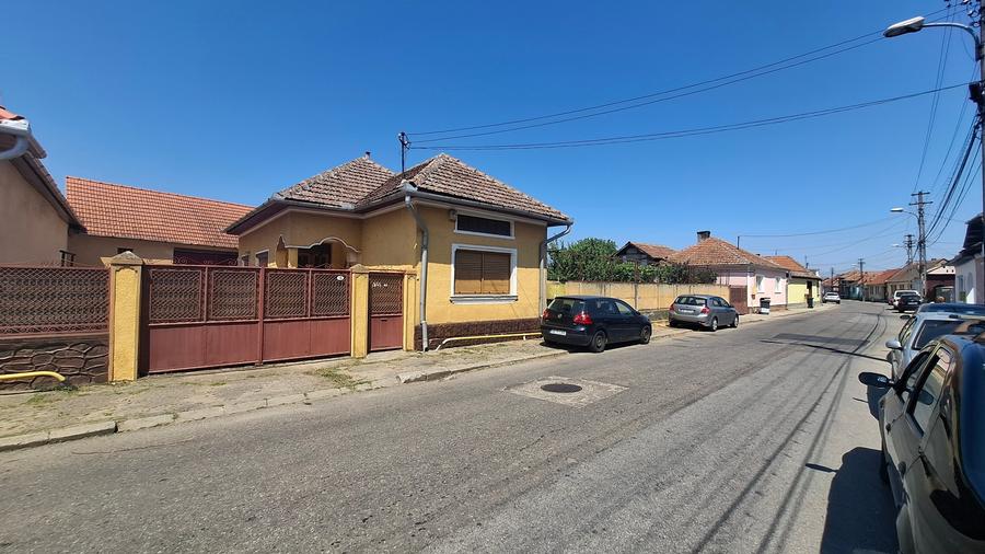 Casă individuală cu 3 camere cu Canalizare în Orăștie