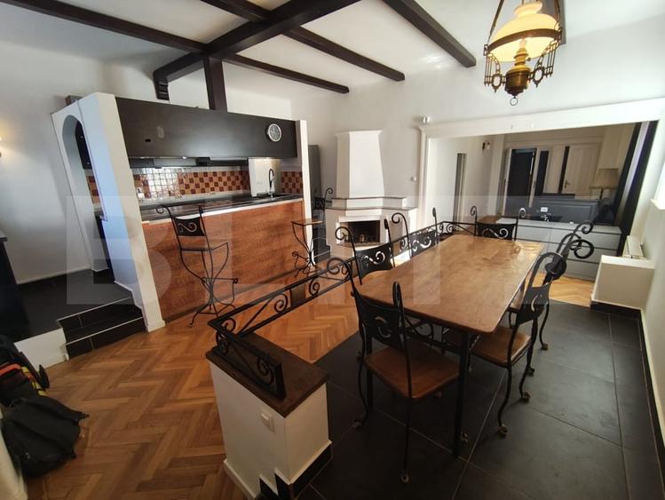 Apartament cu 4 camere semidecomandat, mobilat în Ultracentral