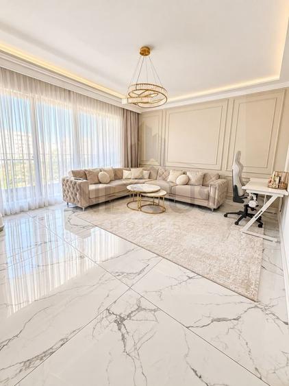 Apartament cu 3 camere semidecomandat, mobilat în Apărătorii Patriei