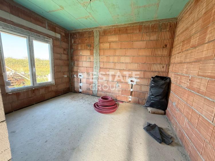Duplex cu 5 camere cu Teren 270 Mp în Torontalului