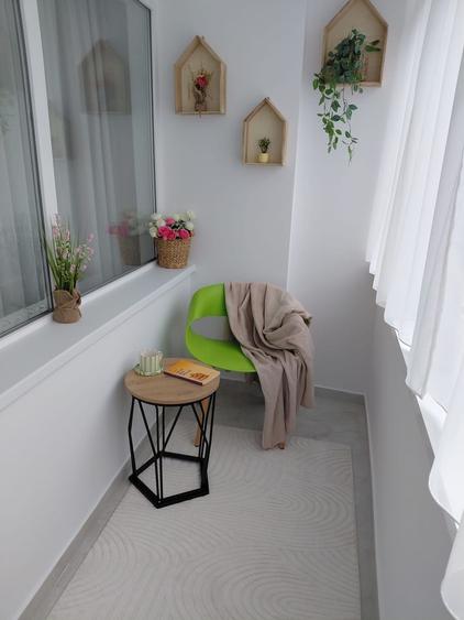Apartament cu 3 camere semidecomandat, mobilat în Micro 16