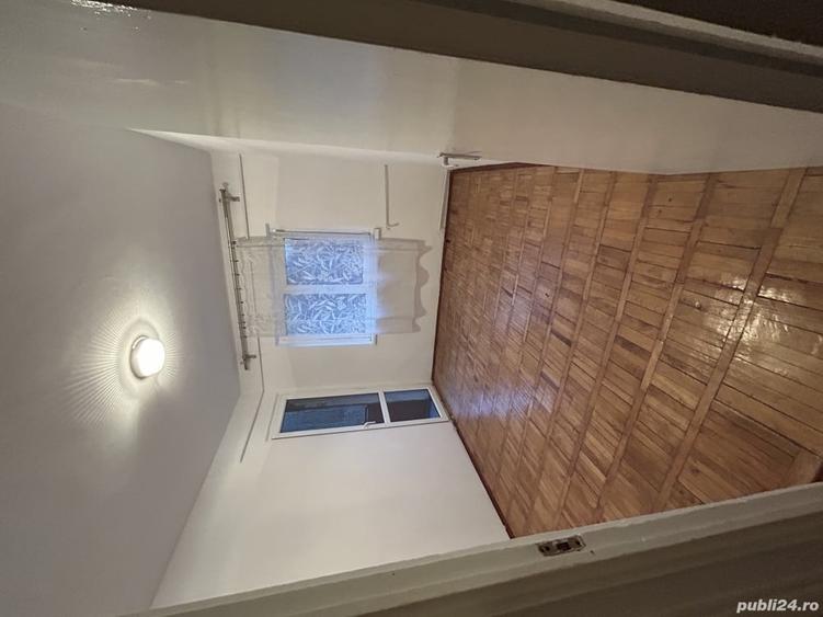 Apartament cu 3 camere decomandat în Petros