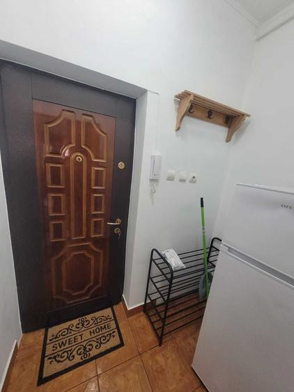 Garsonieră decomandată în 7 Noiembrie
