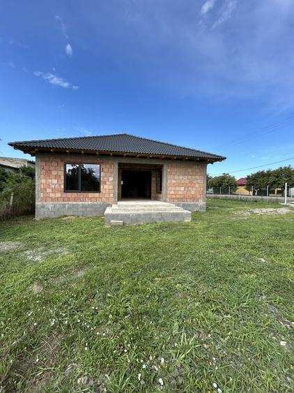 Casă cu 4 camere în Dumbrăvioara