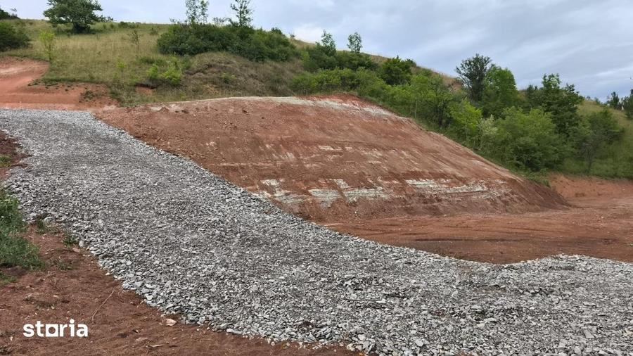 Teren de 4200 mp, în Sava