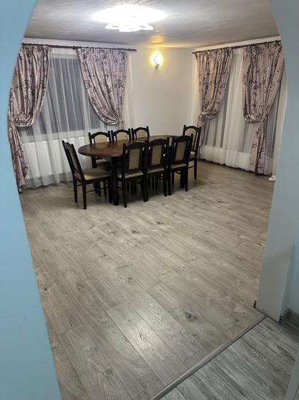 Casă cu 4 camere în Secu