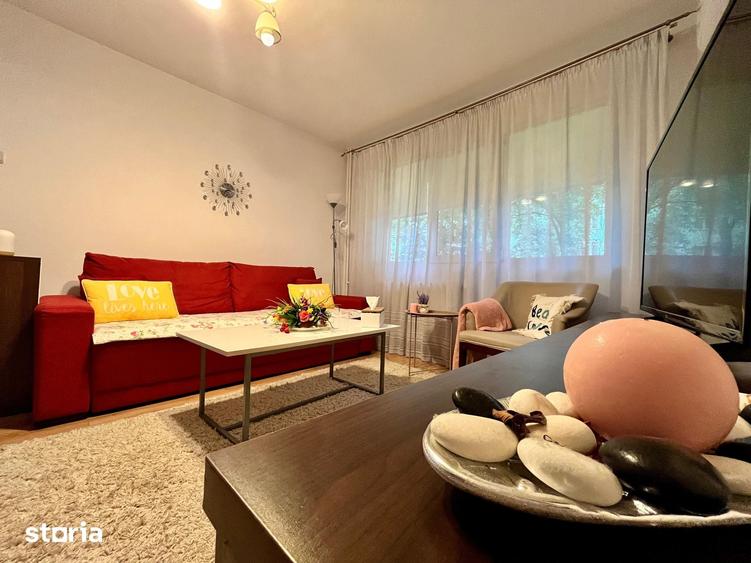 Apartament cu 2 camere semidecomandat în Podu Roș