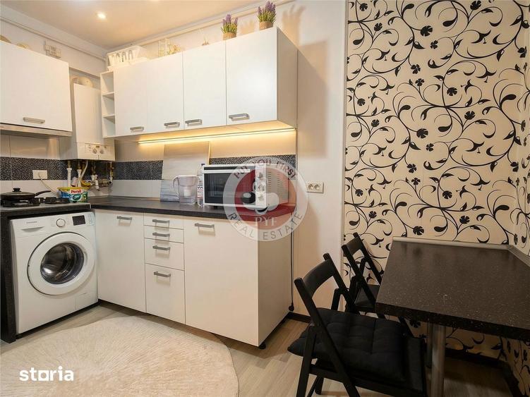 Apartament cu 3 camere decomandat în Tei