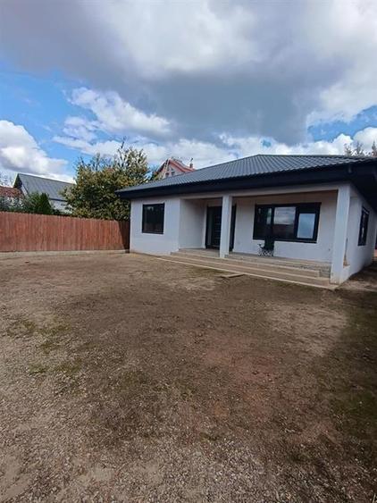 Casă cu 3 camere cu Teren 512 Mp în Chercea
