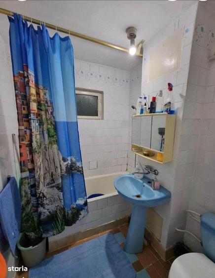 Apartament cu 2 camere decomandat în Craiovița Nouă