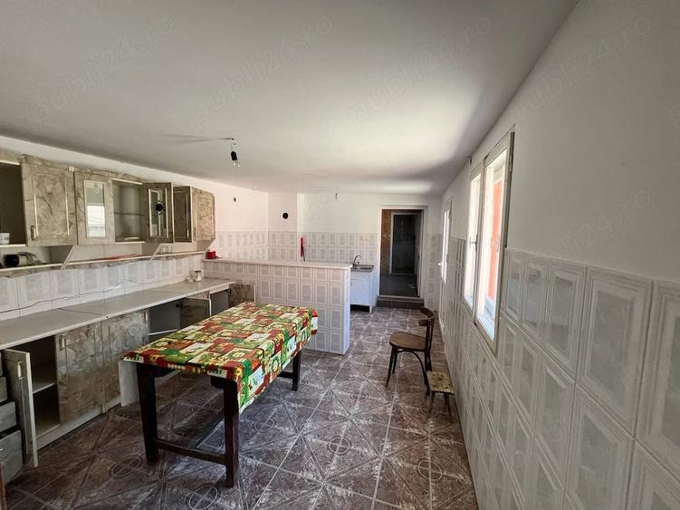 Casă cu 3 camere cu Teren 200 Mp în Carașova