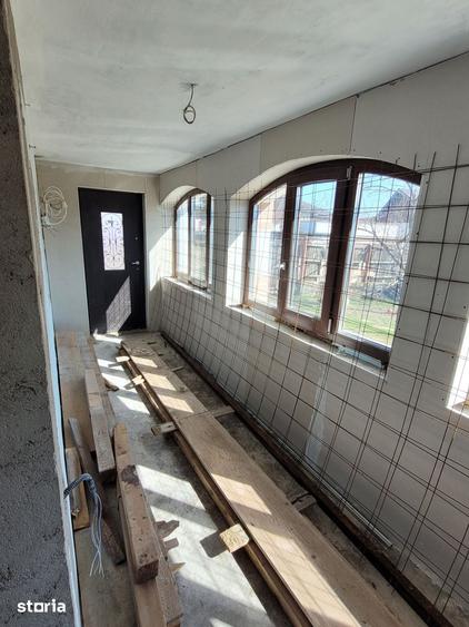 Casă cu 5 camere cu Teren 790 Mp în Roata de Jos