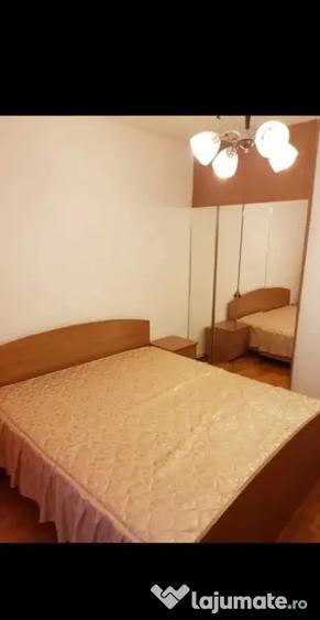 Apartament cu 3 camere decomandat, mobilat în Calea București