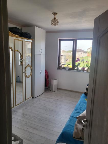 Duplex cu 4 camere cu Canalizare în Ghiroda