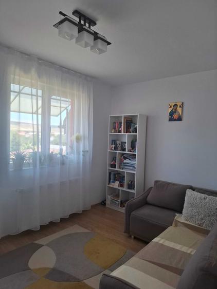 Apartament cu 2 camere decomandat în Florești