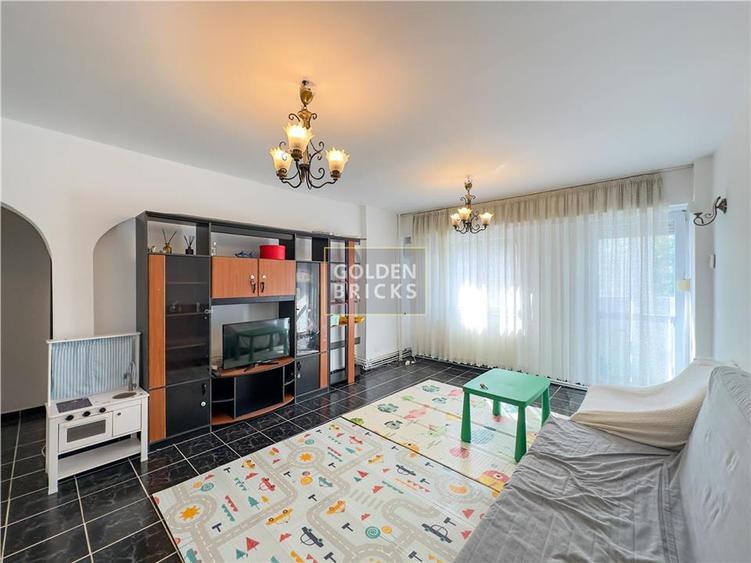 Apartament cu 3 camere semidecomandat, mobilat în Aviației
