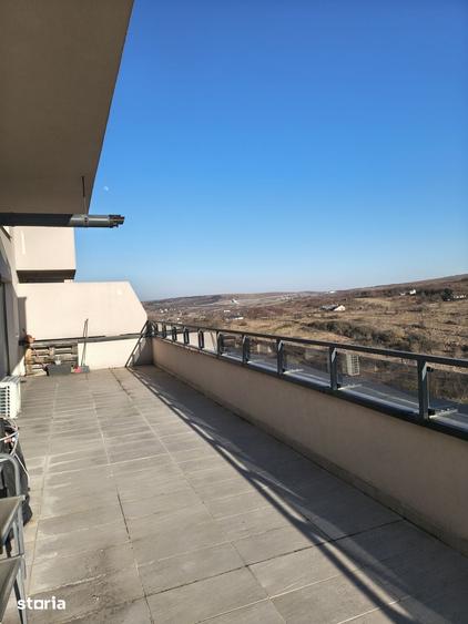 Apartament cu 3 camere semidecomandat în Sopor