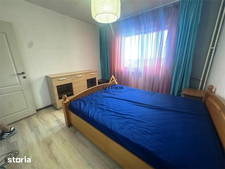 Apartament cu 3 camere, mobilat în Republicii